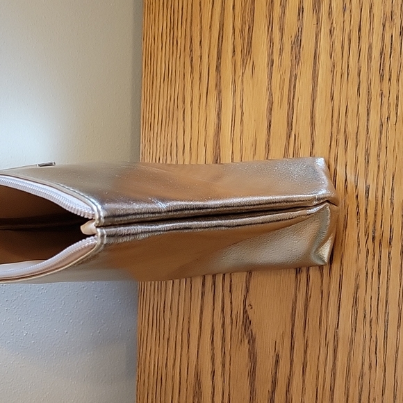 Gold Makeup Bag - Picture 4 of 6